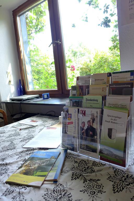 O11- Grosszuegige Im Kuenstlerhaus Lichtenfels-Sachsenberg