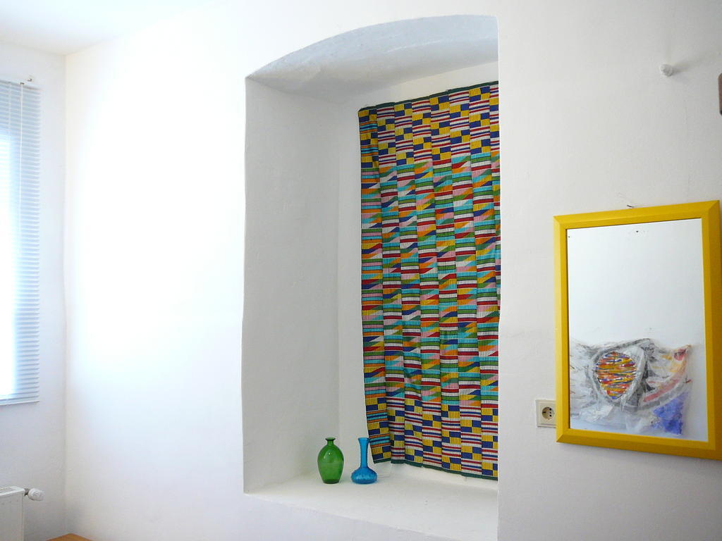 O11- Großzügige Im Künstlerhaus